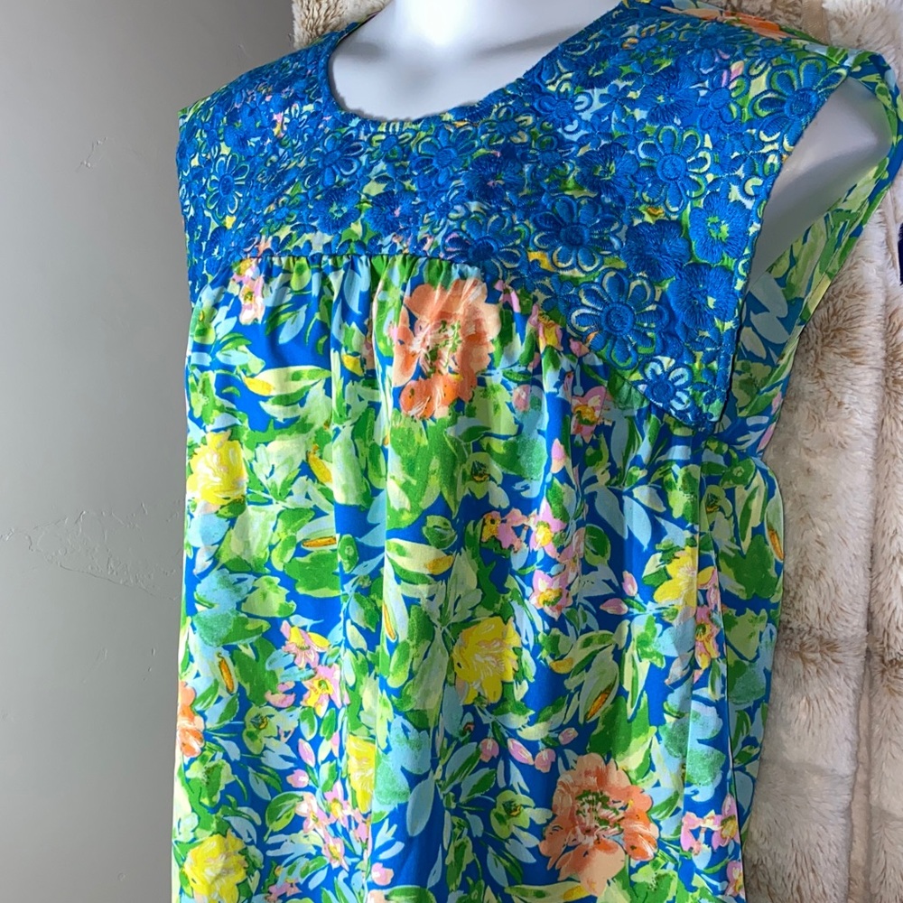 Savanna Jane Blue Floral Embroidered Sleeveless Tunic - Picture 2 of 4